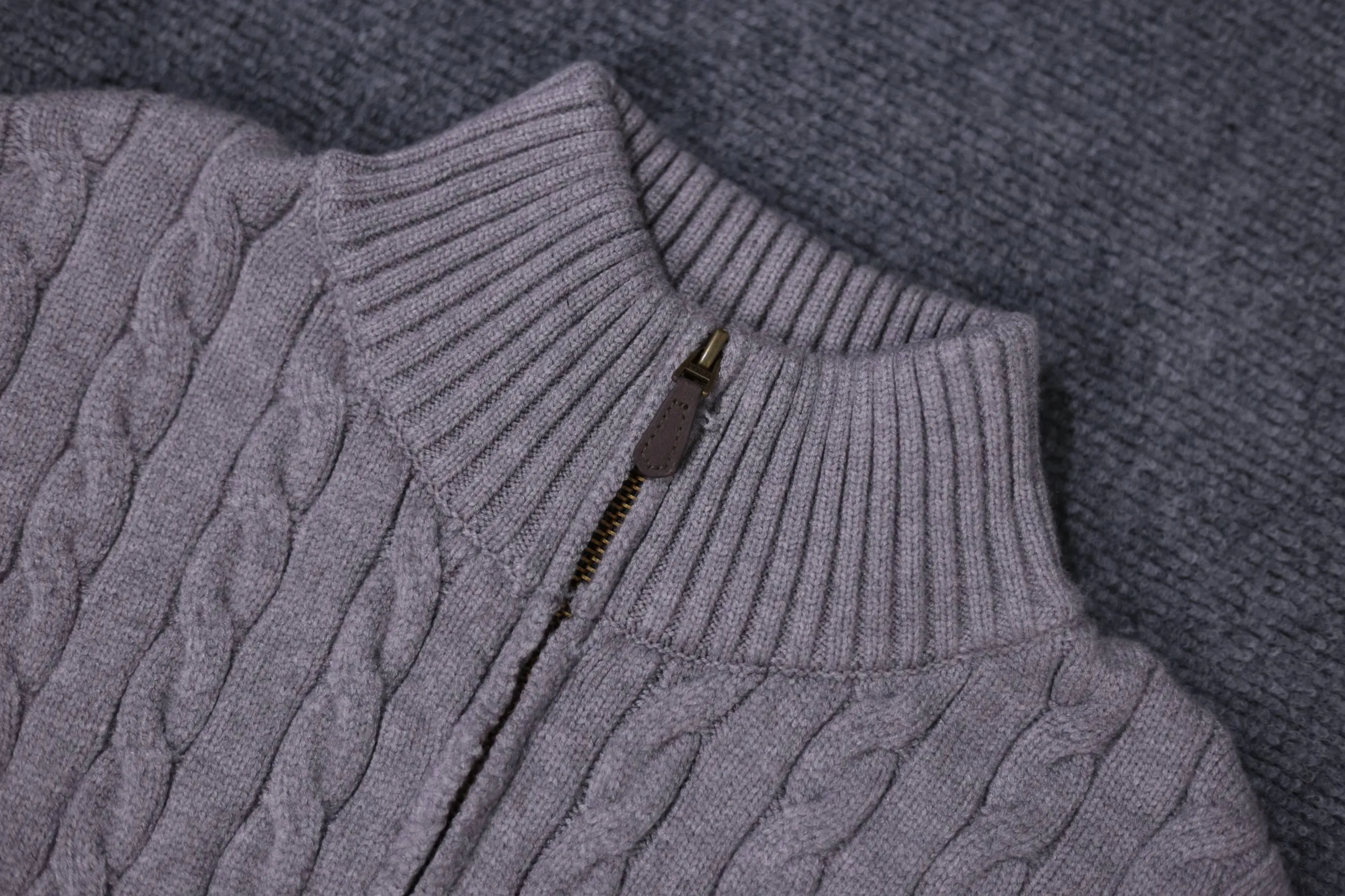 P300 Style No. D07) The top version on the market in 2025 Ralph Lauren #ootddailywear #Autumn and winter sweater #Knitted sweater outfit #ralph lauren sweater #Can be worn by both men and women [Star R] Finally waited until the Ralph men’s twist sweater half-zip bra top was put on and it’s finally here! The hottest half-zip sweater! Limited editions every year, there won’t be many models in the store! Ralph Lauren Men's Half-Zip Twist Sweater [Fire R] The shape is really nice. It can be worn alone or as a jacket. It can be worn inside or outside, or it can be worn inside with a shirt ~ 100% pure cotton #Practical Wear Colors: off-white, navy blue, khaki, gray, size S to XL